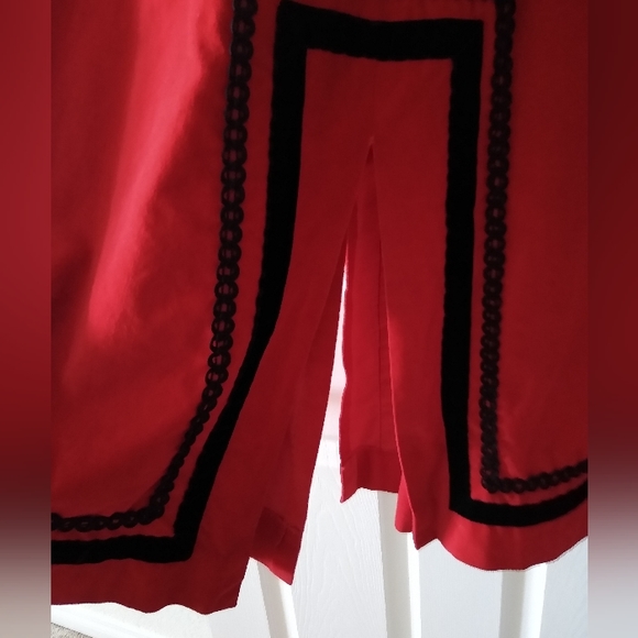 2/$30 - Vintage/Retro Velvet Skirt - Picture 4 of 8